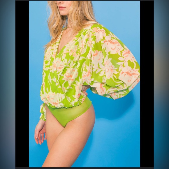 Flying Tomato bodysuits Floral Long Sleeve Blouse size M - Picture 2 of 8